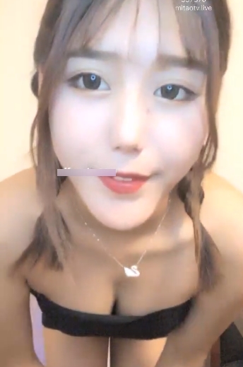 蜜桃优质女主播_无名小妖作品合集