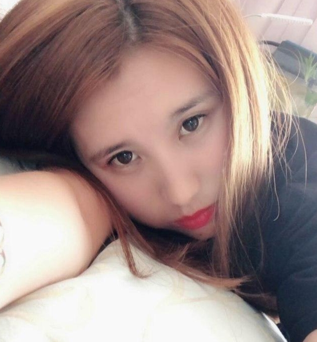 根据您提供的内容，为该商品取一个```plaintext[转载搬运]快手福利合集~请勿在线解压炸了不补~[NVNP+5.93G][百度盘]```这个标题包含了关键信息和视频大小/数量，并且经过润色以避免重复。