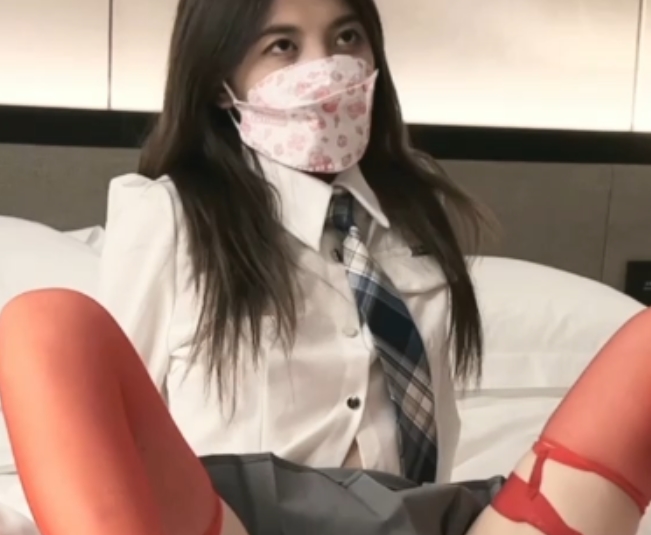 32.8g指教靓女小二先生，收藏量854，ED2K链接，创可贴贴24K