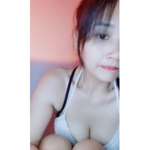 岳绮罗：撩人小妖精自录视频无水印，收费房漏某处哭了