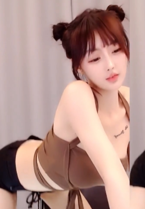 斗鱼女神林小花2020-2022年35部视频合集,多彩魅力展现