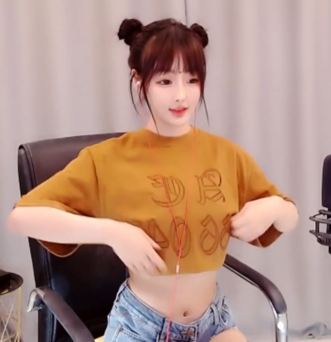 斗鱼女神林小花2020-2022年35部视频合集,多彩魅力展现