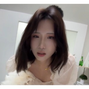 高质量伪娘邢曦月20v精品合集9.3G视频百度盘，不容错过！