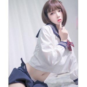 疯猫ss：cos女神独家浴缸作品，性感美腿撩人欣赏