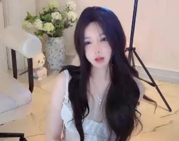 高超，绝对是值得一看的小姐姐。