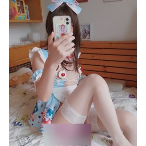 《TS十月的小哀19V8.3G视频片段及图片合集，让男粉见证反差比高兴！》