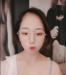 惊艳表演！素人眼镜妹激烈XX