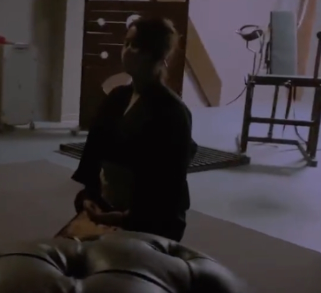 奴印文化指教优质身材反差妹子，下雪喝圣水玩人体蜈蚣，51V+1.24G视频合集