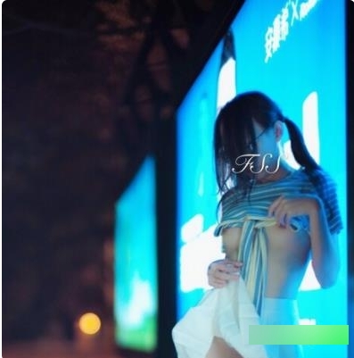 推人气的本土妹子FSS冯珊珊的稀缺散播合集