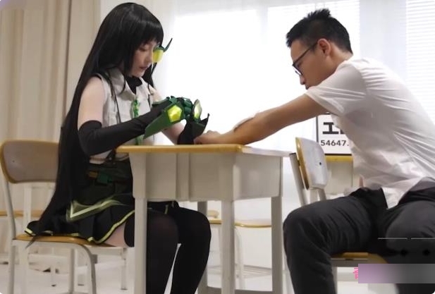 反霸凌行动的沈娜娜和海莉的COS商品