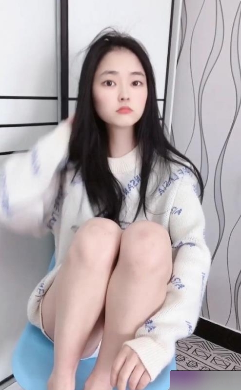 芋喵喵网红风格清纯毛衣作品