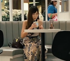 泰国探花阿坤：美女搭讪路边咖啡视频精选