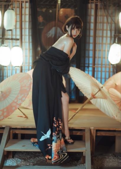 奈汐酱稀缺资源合集：网红Coser美女的人气新晋视频大放送