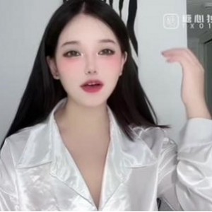 OnlyFans新作：财务经理欲梦长腿蓝丝13分钟视频火爆上贤妗