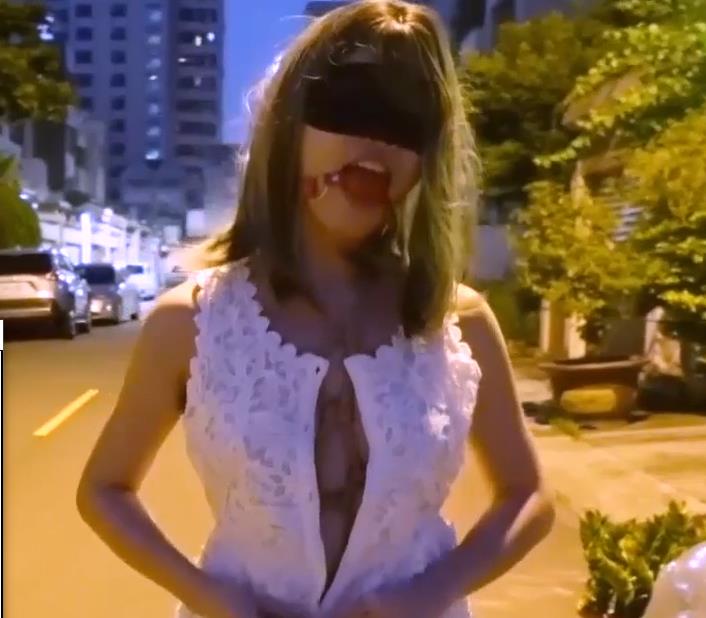 JVID-大罩杯依依:打野绳缚,5星好评,模拟打粑粑,玩具加身,资源1V1.2G,大街展示,高质作品