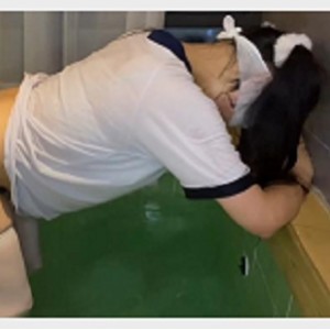 给力穿体C服的浴池体验