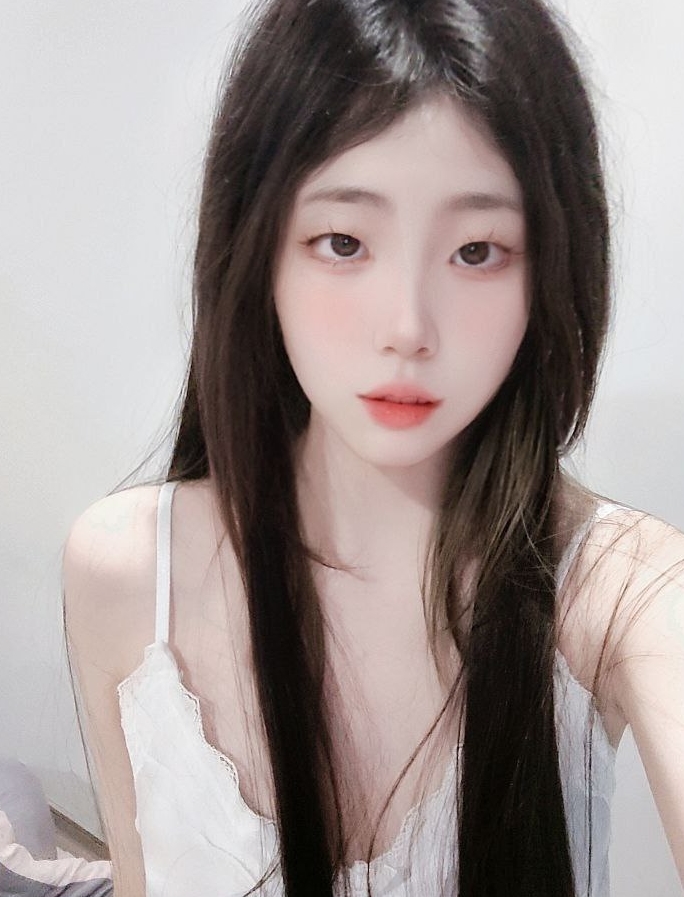 限时抢购SS级清纯女神自拍曝光!11月高价定制,享受3人游的奢华体验!