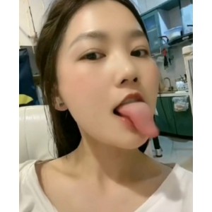 快手网红小倩倩的舌头舞合集
