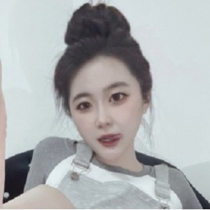 超薄白丝湿滑足艺丝袜视频