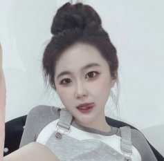 超薄白丝湿滑足艺丝袜视频