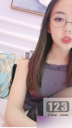 戴眼镜的大长腿眼镜妹合集