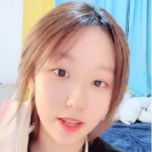 B站美女落九川早期视频曝光