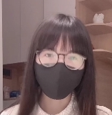 眼镜妹子直播放飞自我