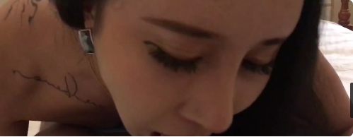 微密圈女神【王可心】最新私拍，黑纱睡衣展示丰满迷人身材