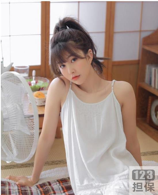 极品精致美女《小爱同学》自编自导自演剧情作品