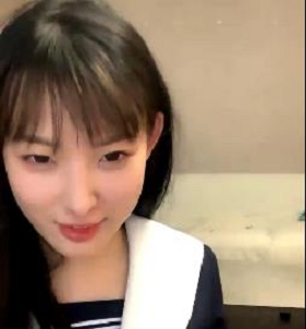 校园清纯风邻家小妹《糖纸妹妹》秀人网私拍