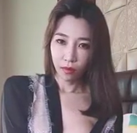 PANS女神【猪猪】有尺度白隐约可见流出