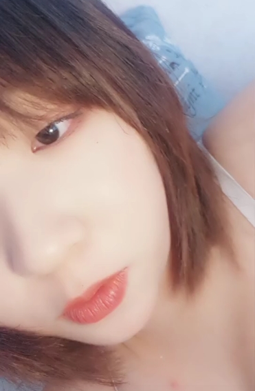 六六社『九儿小川』短发白色吊带自玩特辑