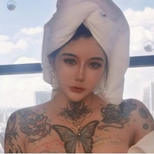 Twitter白富美文身女《Sexy chloe》vip视图合集