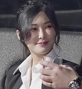 国产麻豆3部+可爱妹子带着尾巴