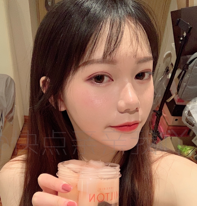 Twitter优质国产女神《魔法秋秋》白丝双马尾稀缺合集