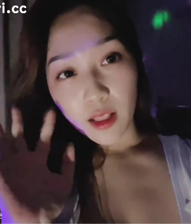 最新swag超大车灯御用女主之一的dorisbebe资源