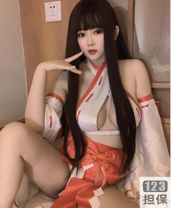 精选是依酱吖+COS性感女巫