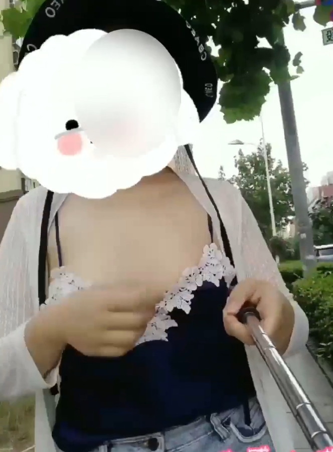 《博主性感小猫咪》：超大胆勾引老头们的乐趣，49时3分48秒视频总时长