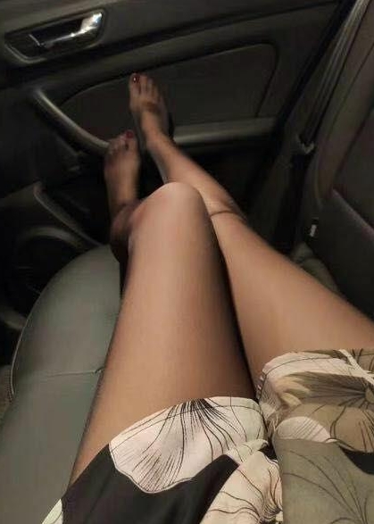 蜜桃吖英语老师福利合集：89个视频，每个115兆，收藏必备！