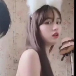 优质快手甜美小女友最新合集1V643M，完美露脸，包含多种精彩内容