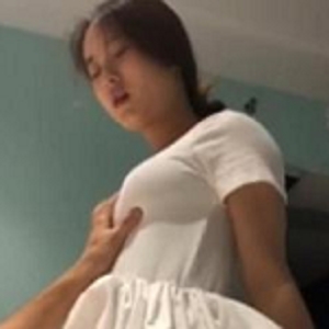 稚嫩素人反差婊自拍佳作