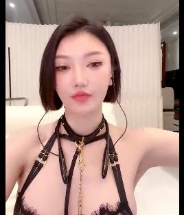 快手福利小巫婆最新合集12V3.6G，颜值身材道具秀