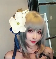 网红美女百度云喵酱最新作品36V1.26G，光剑变装养眼套装，EDG福利姬