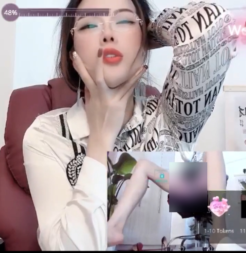 转载快手主播kaixinbaby最新合集8V10G，边直播边打电话客服