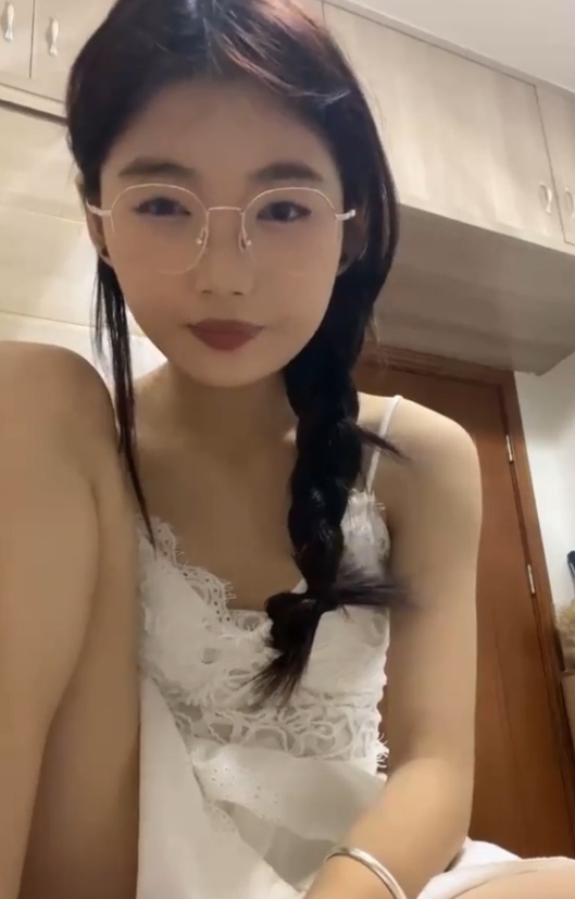 自行打包百度云直播合集49V37G，小狗大学生困困兔