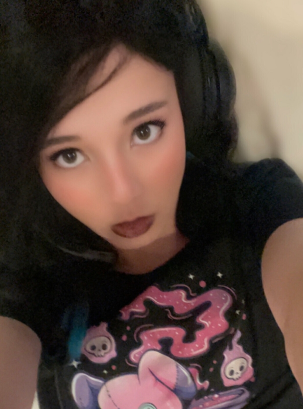 TS百度盘甜美可爱高颜值白嫩伪娘三人游最新合集281V35.9G，翻眼吐舌