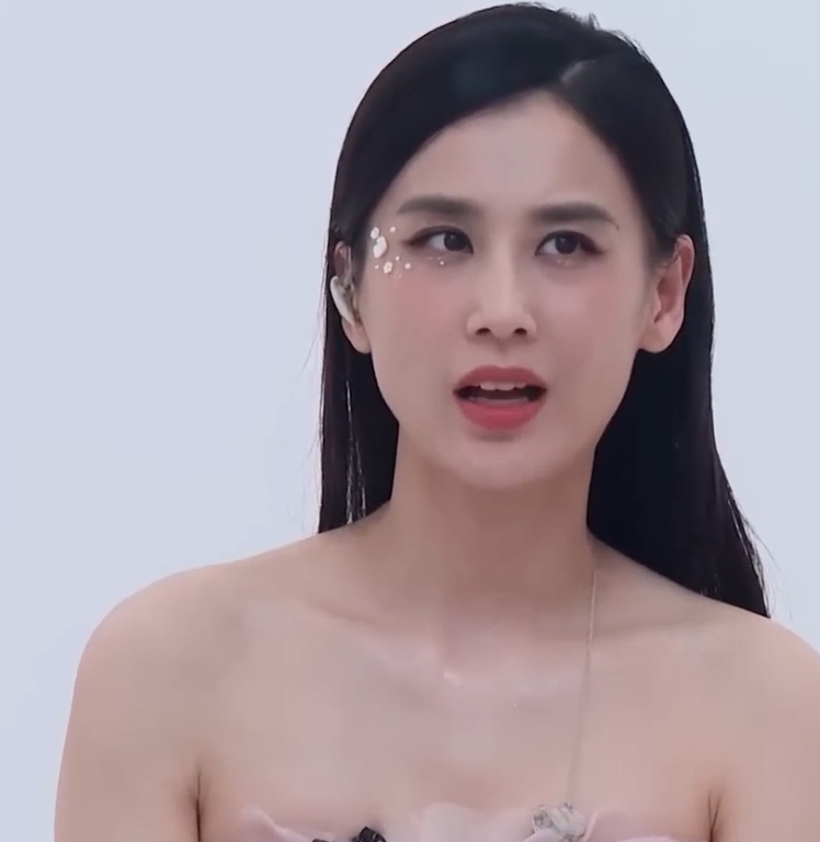 抖音玩玩吧兄弟换脸系列热巴杨颖特殊综艺合集8v多角度17G太烧了