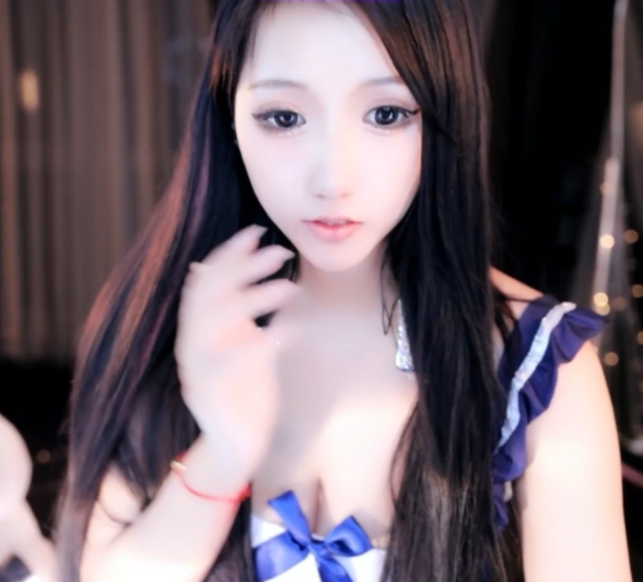 网易CC雅恩北北有尺度33v7.8g翘臀晃动撩人姿势