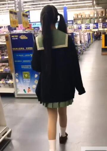 B站浆果儿绝密合集3.4G车内实战+Lolita双马尾