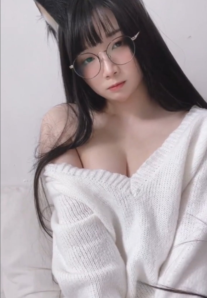 推特小桃酱绝密视频合集19V10.6G嫩妹太顶了